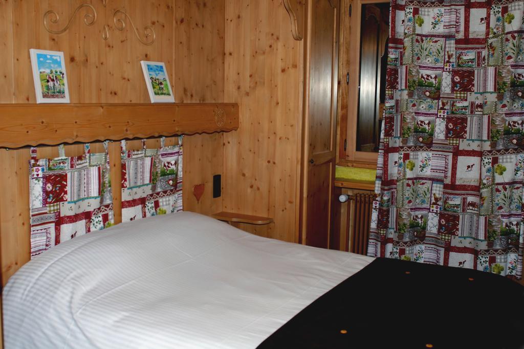 Accueil Savoyard Hotel Mieussy Quarto foto