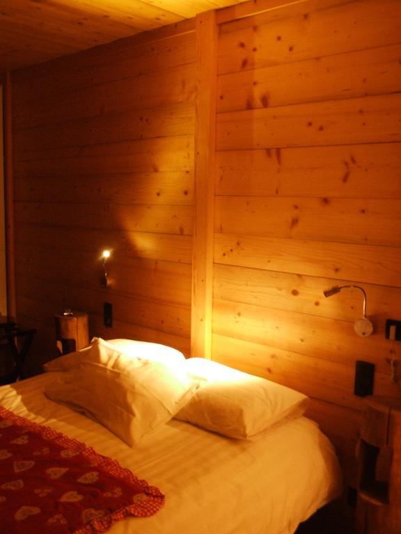 Accueil Savoyard Hotel Mieussy Quarto foto