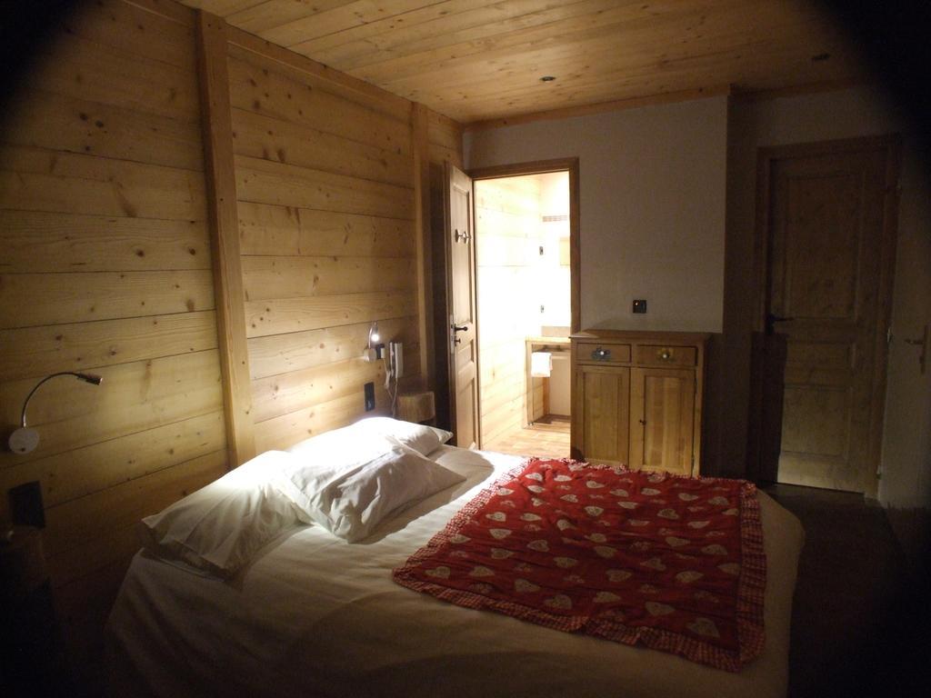 Accueil Savoyard Hotel Mieussy Quarto foto