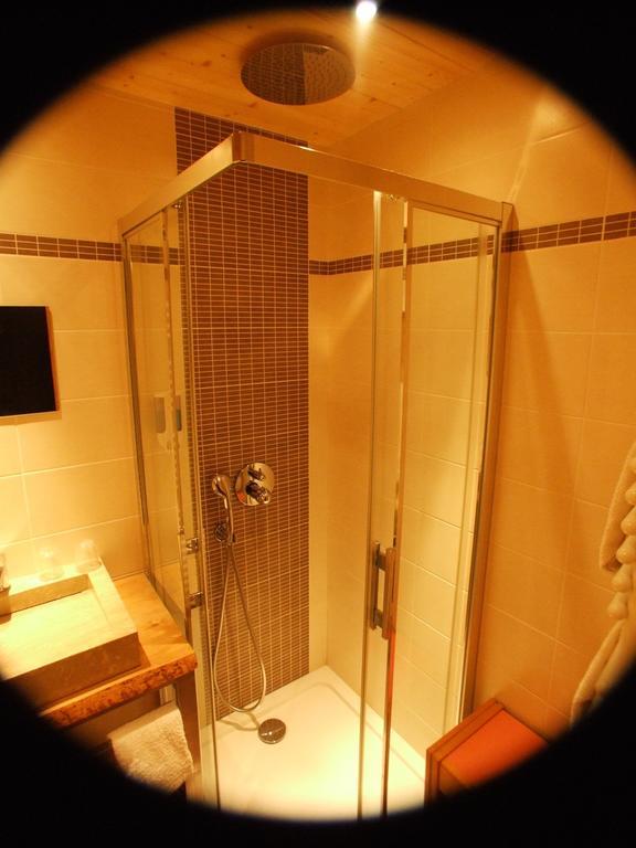 Accueil Savoyard Hotel Mieussy Quarto foto